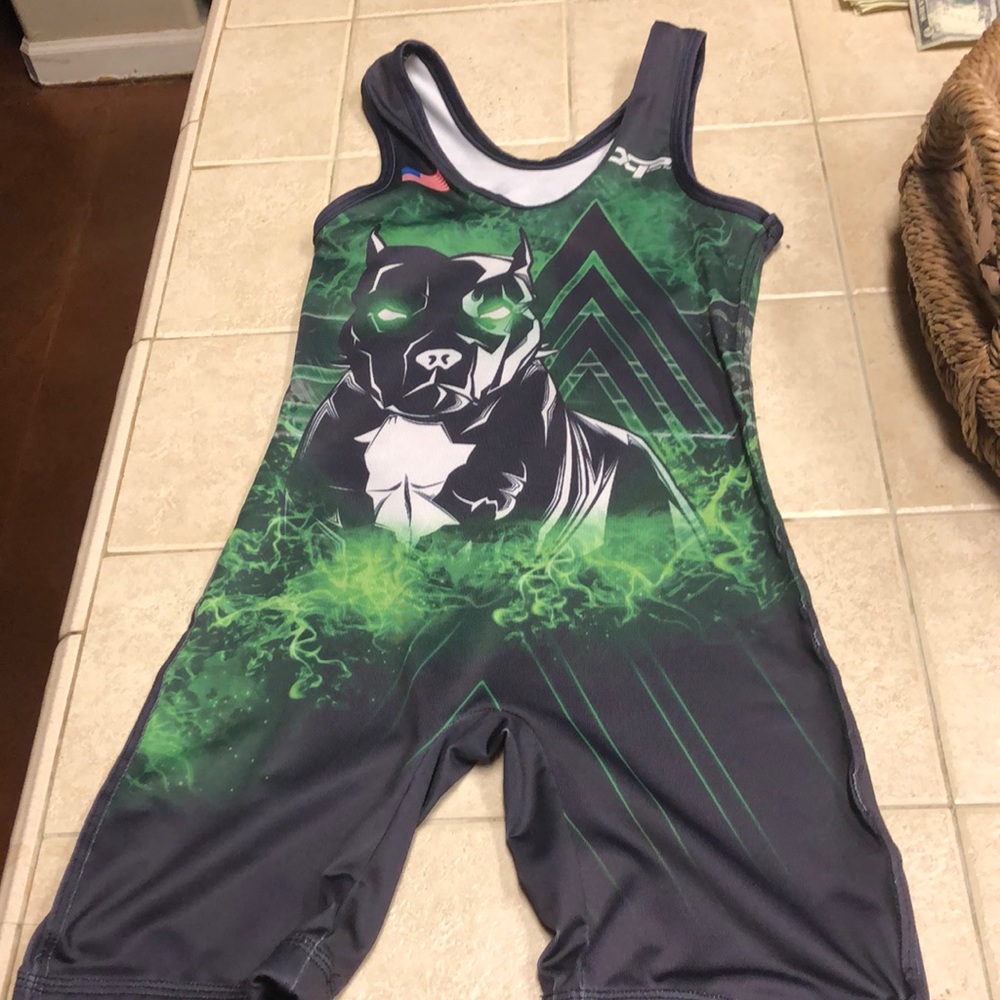 Wrestling singlet